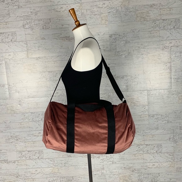 Handbags - Dusty rose pink velvet duffle bag gym bag